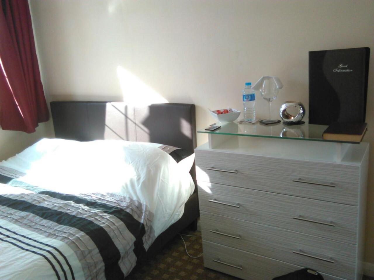 Bianca'S House Hotel Heathrow Airport Slough Exterior foto